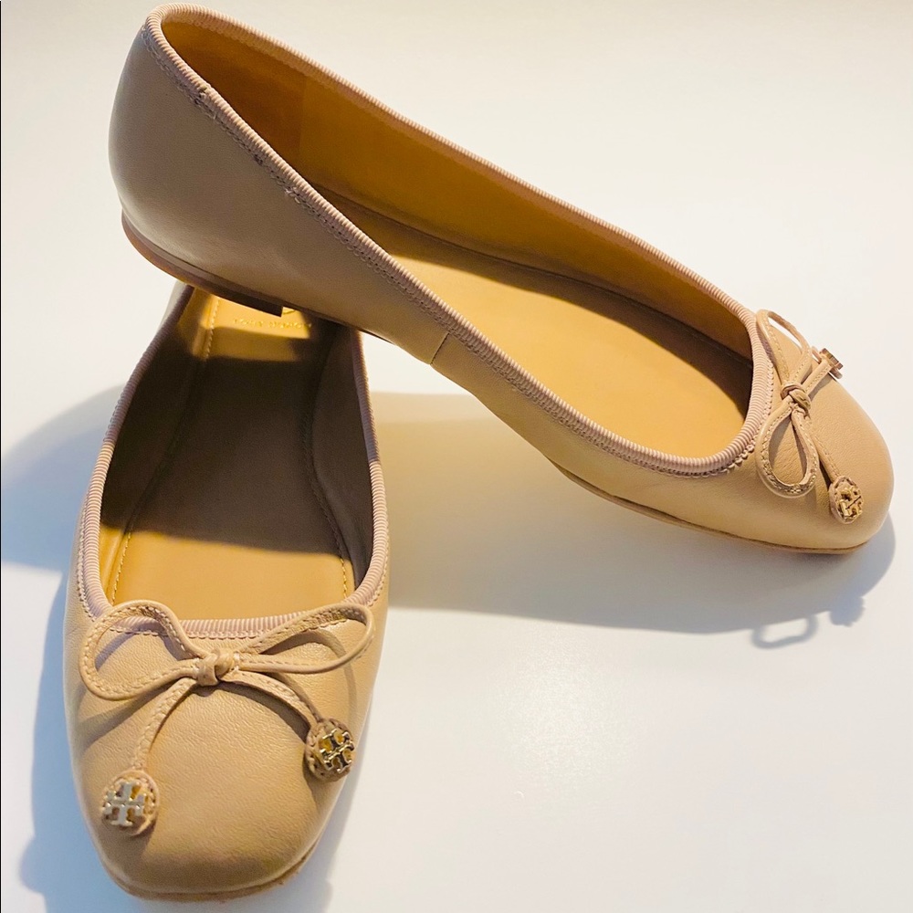 Tory Burch Tory Charm Leather Tan Ballet Flats